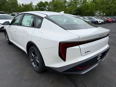 2026 Kia K4 LXS