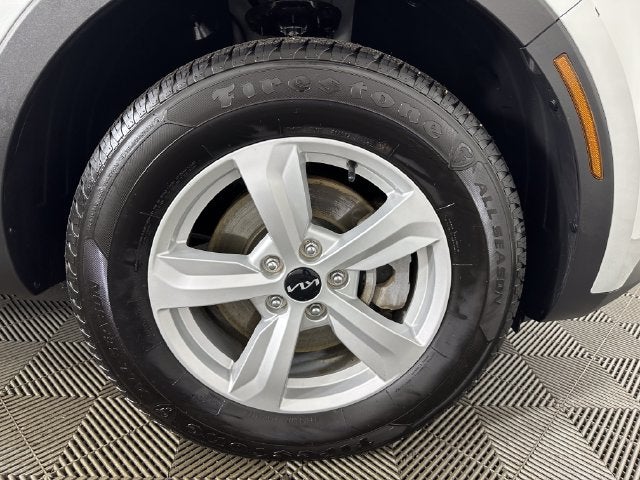 2022 Kia Sorento LX