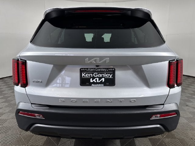 2022 Kia Sorento LX