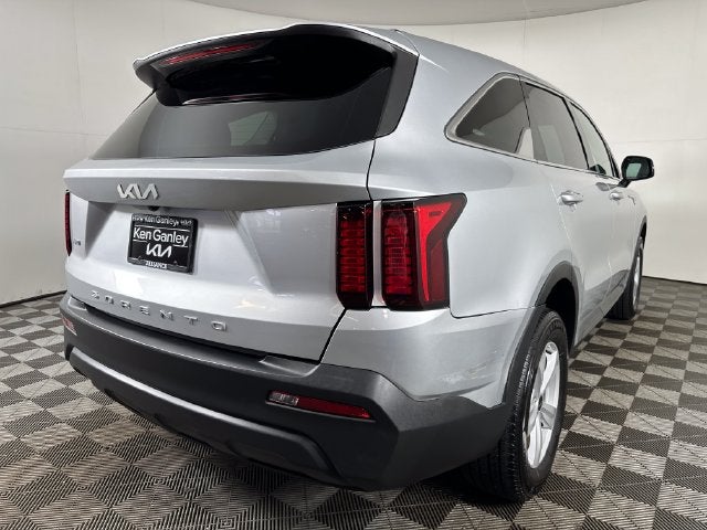 2022 Kia Sorento LX