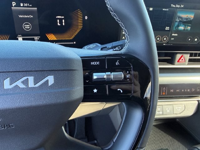 2027 Kia Carnival LXS