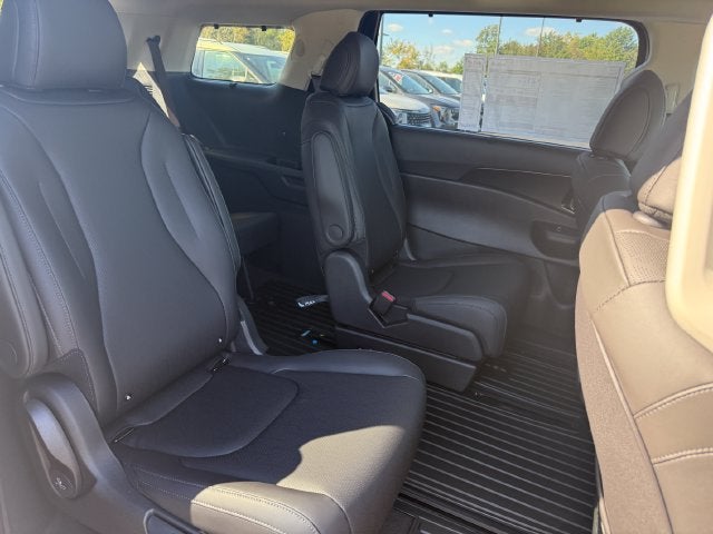 2027 Kia Carnival EX
