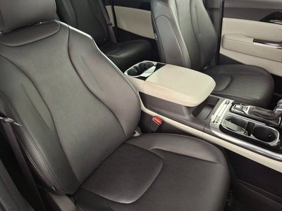 2024 Kia Carnival SX