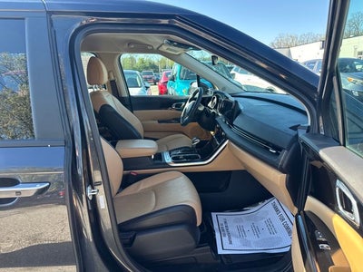 2024 Kia Carnival EX