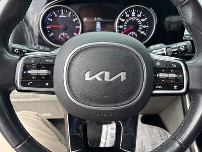 2023 Kia Carnival EX