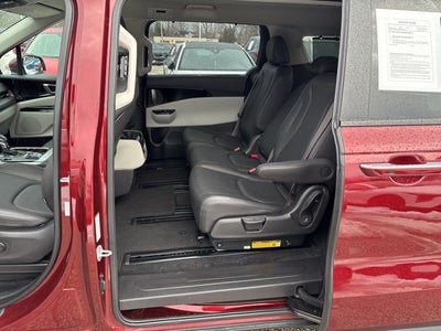 2023 Kia Carnival EX