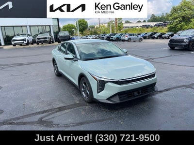 2025 Kia K4 LXS