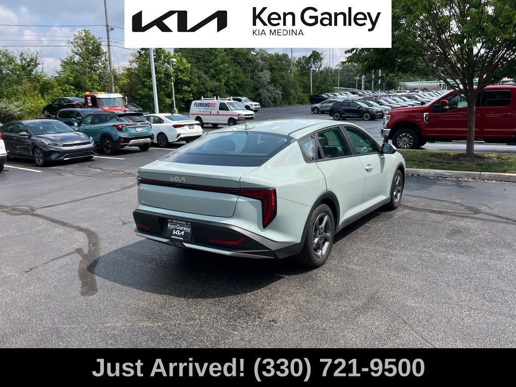 2025 Kia K4 LXS