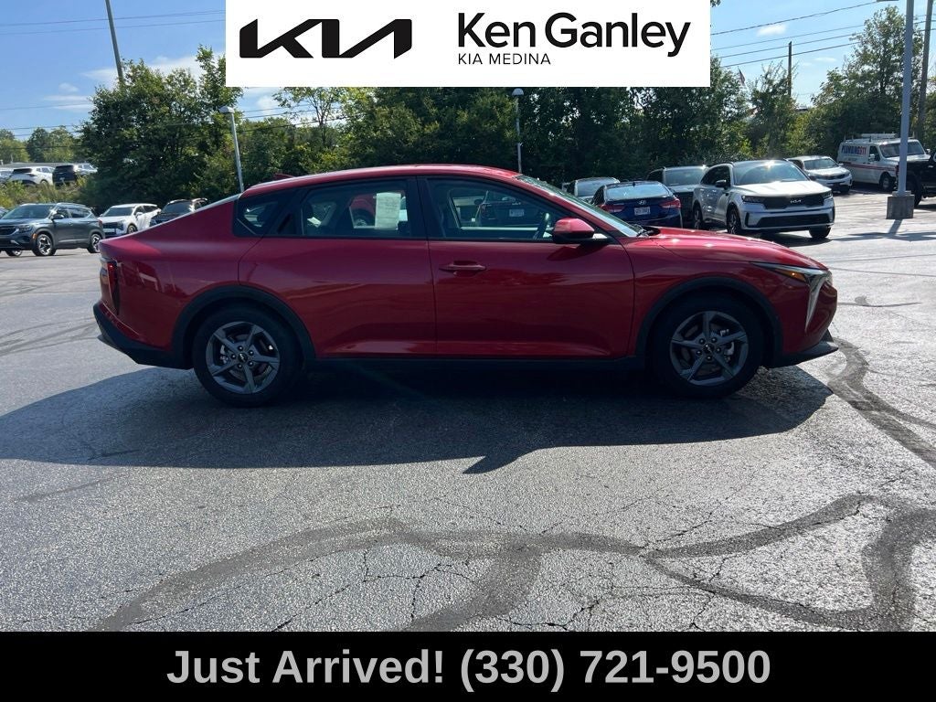 2025 Kia K4 LXS