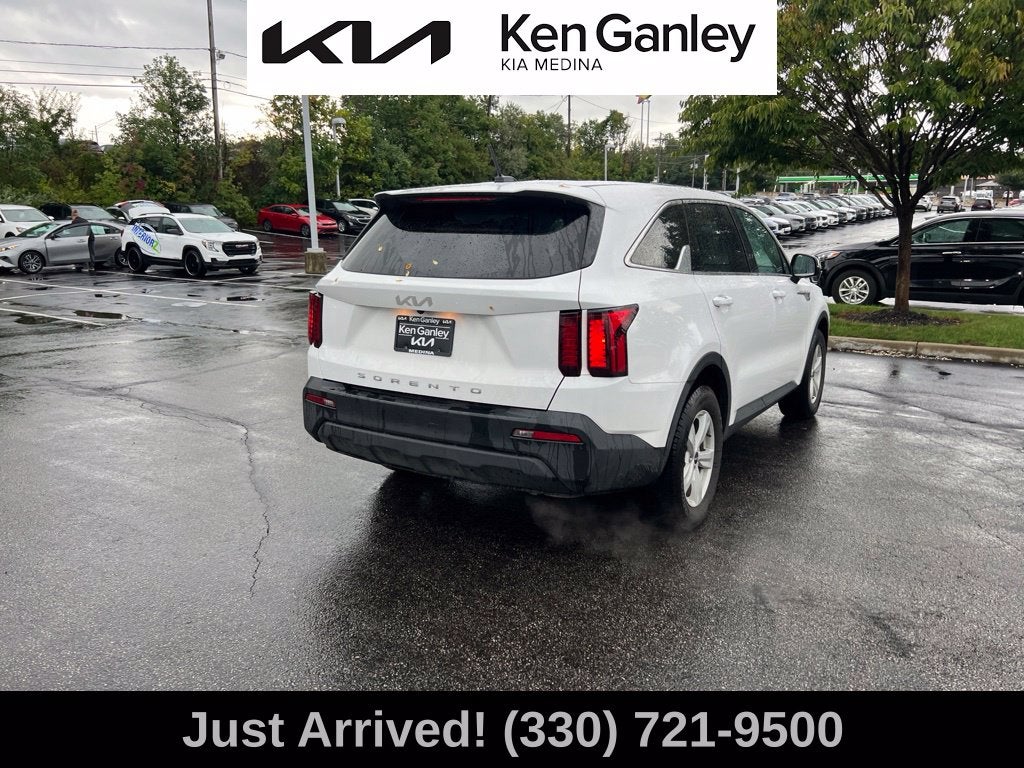 2022 Kia Sorento LX