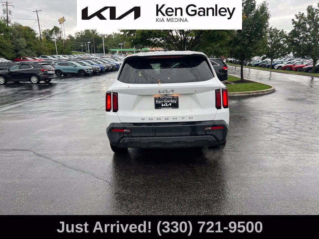 2022 Kia Sorento LX