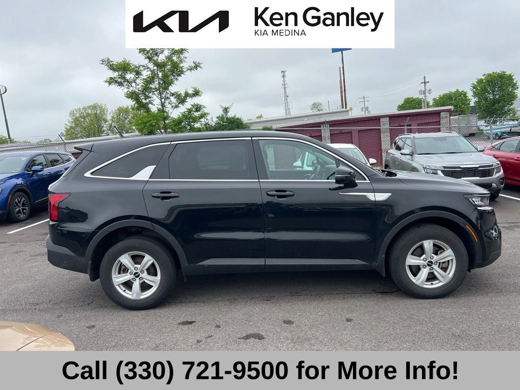 2022 Kia Sorento LX