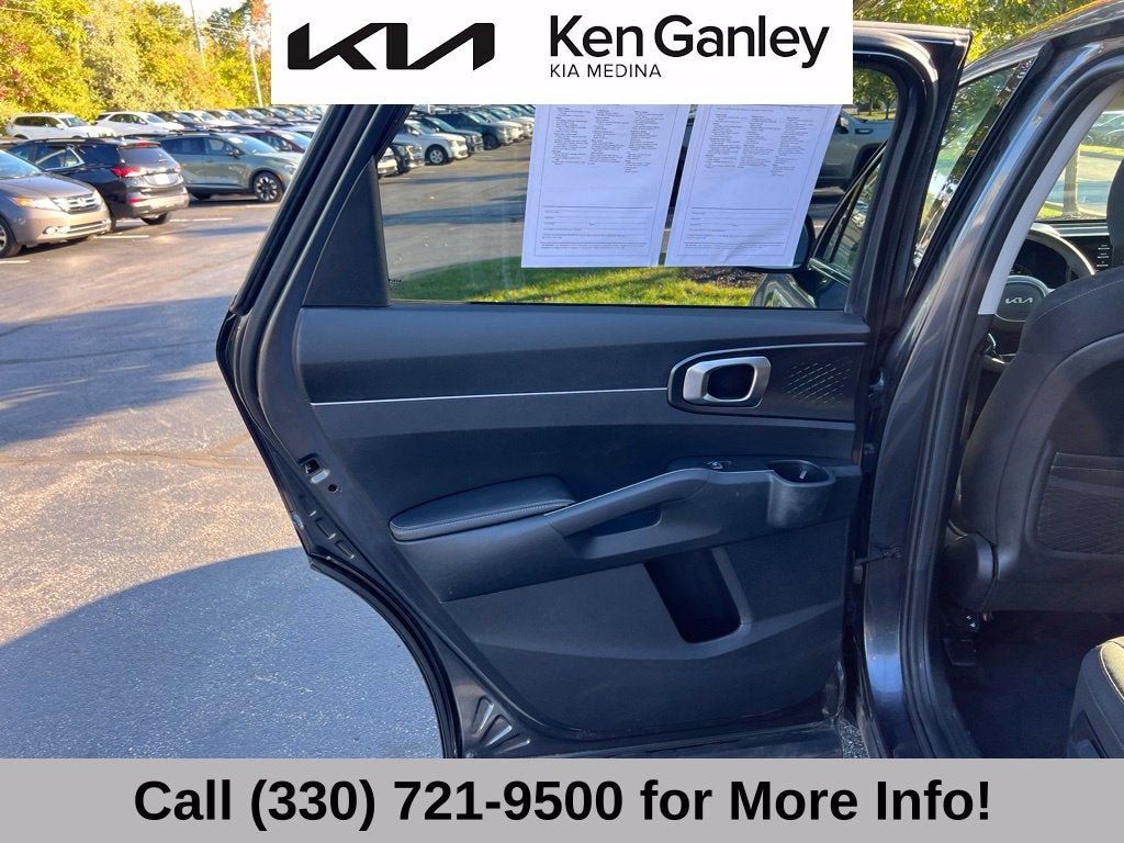 2022 Kia Sorento LX