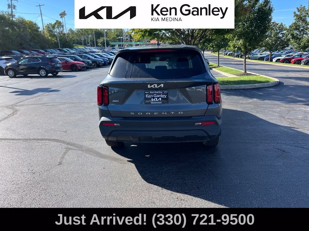 2022 Kia Sorento LX