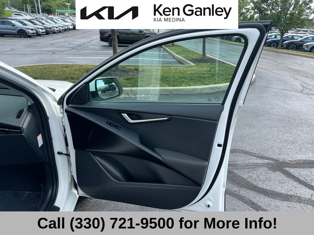2025 Kia Niro LX