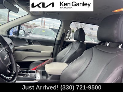 2024 Kia Carnival LX