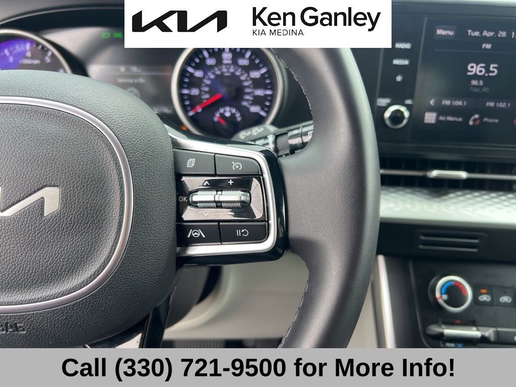 2024 Kia Carnival LX
