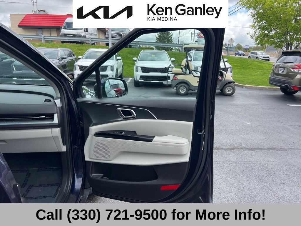 2024 Kia Carnival LX