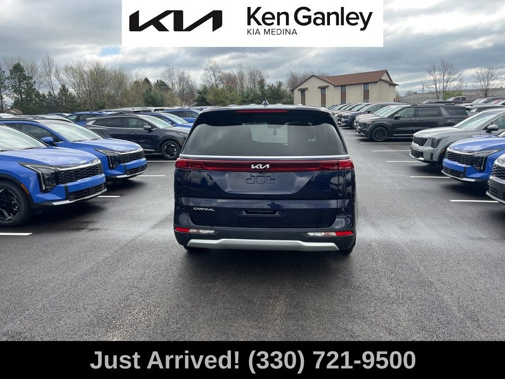 2024 Kia Carnival LX