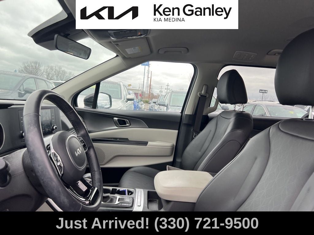 2024 Kia Carnival LX