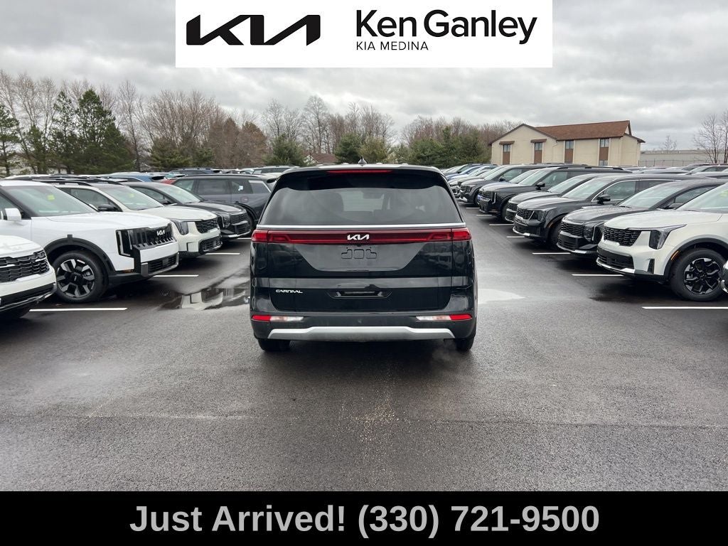 2024 Kia Carnival LX