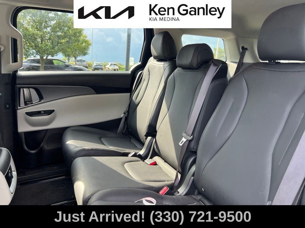 2024 Kia Carnival LX