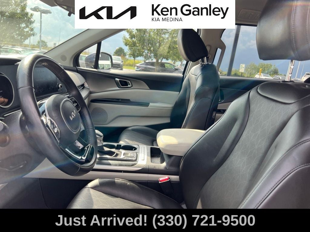 2024 Kia Carnival LX