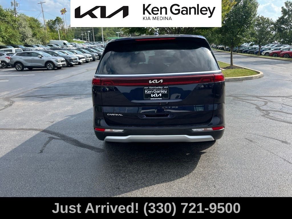 2024 Kia Carnival LX