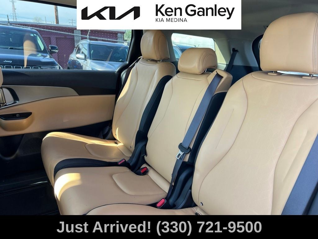 2024 Kia Carnival LX