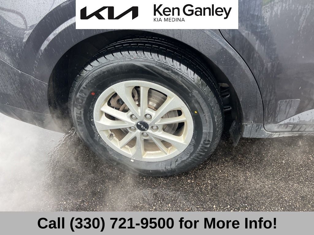 2024 Kia Carnival LX