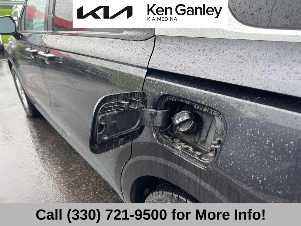 2024 Kia Carnival LX
