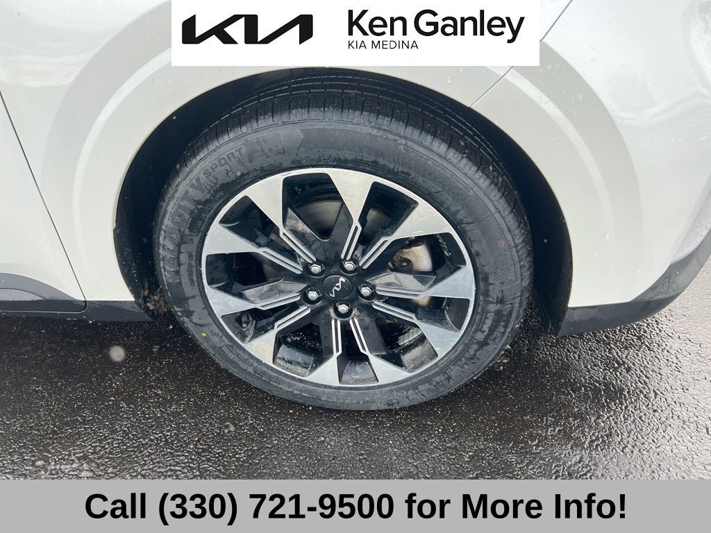 2024 Kia Carnival EX