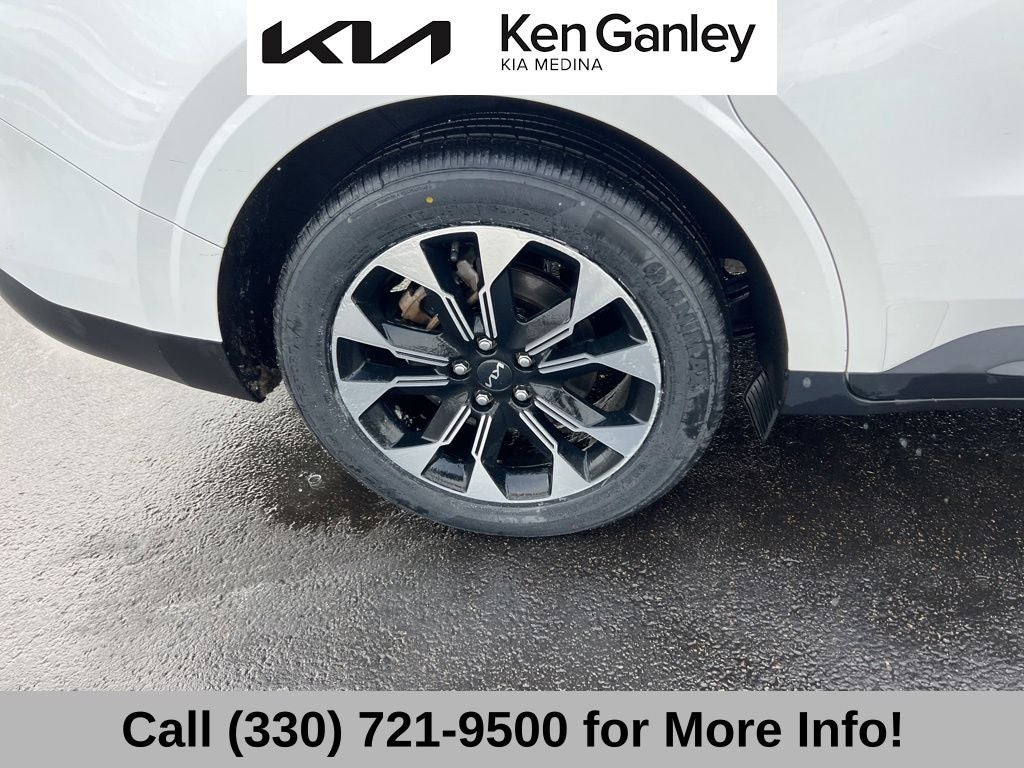 2024 Kia Carnival EX