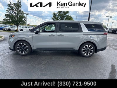 2024 Kia Carnival EX