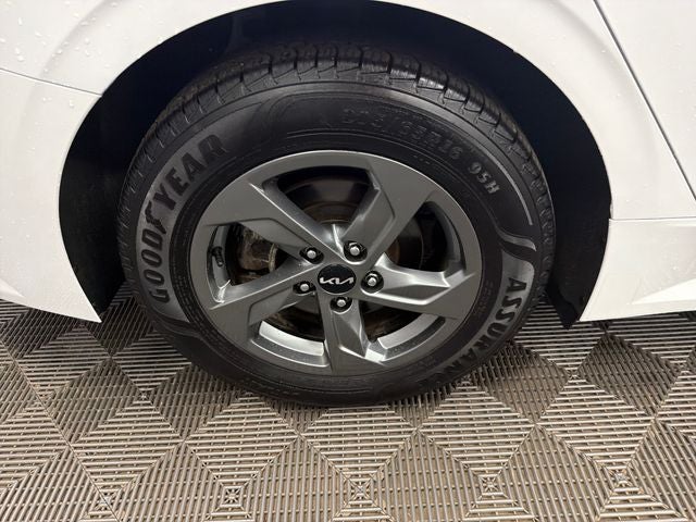 2022 Kia K5 LXS