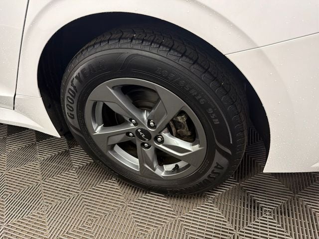 2022 Kia K5 LXS