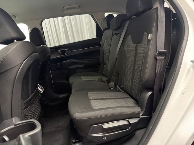 2025 Kia Sorento LX