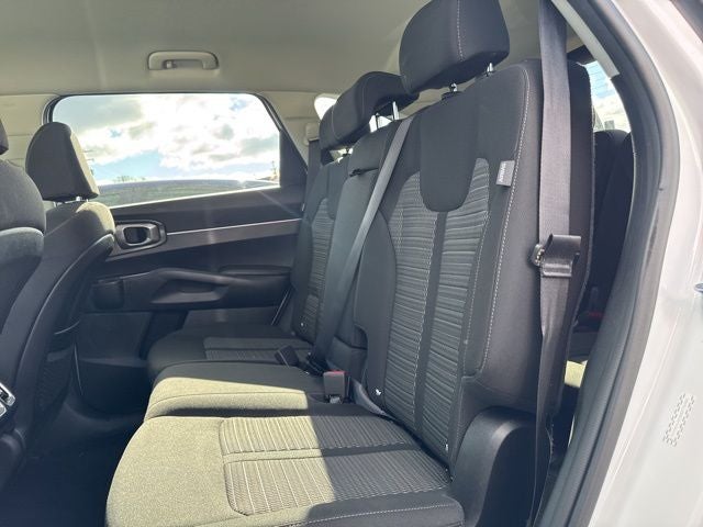 2025 Kia Sorento LX