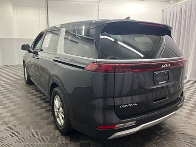 2024 Kia Carnival LX